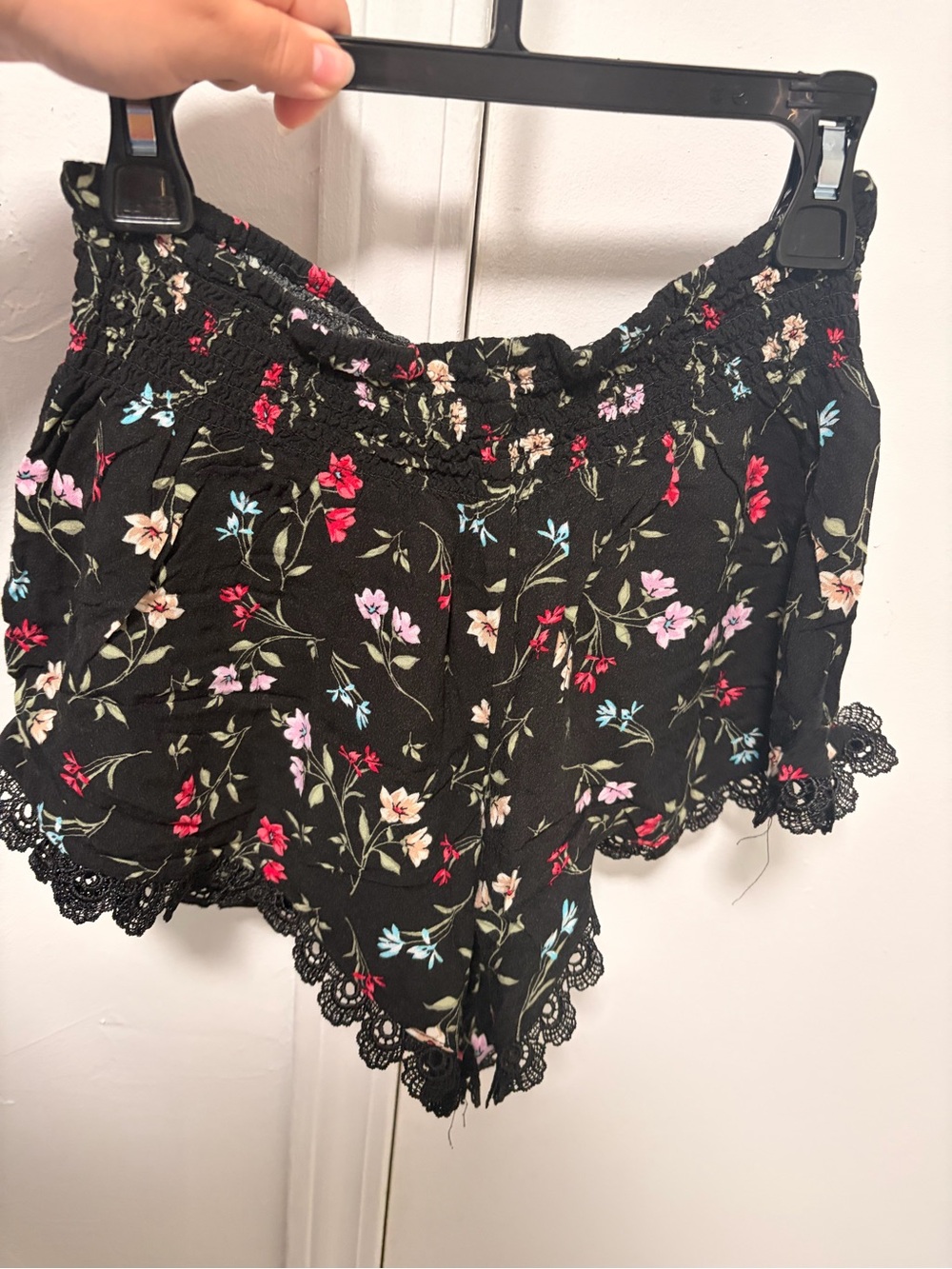 shosho Black Floral Lace-Trim Sleep Shorts